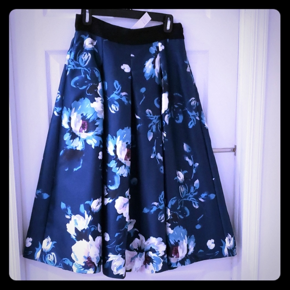 White House Black Market Floral Skirt